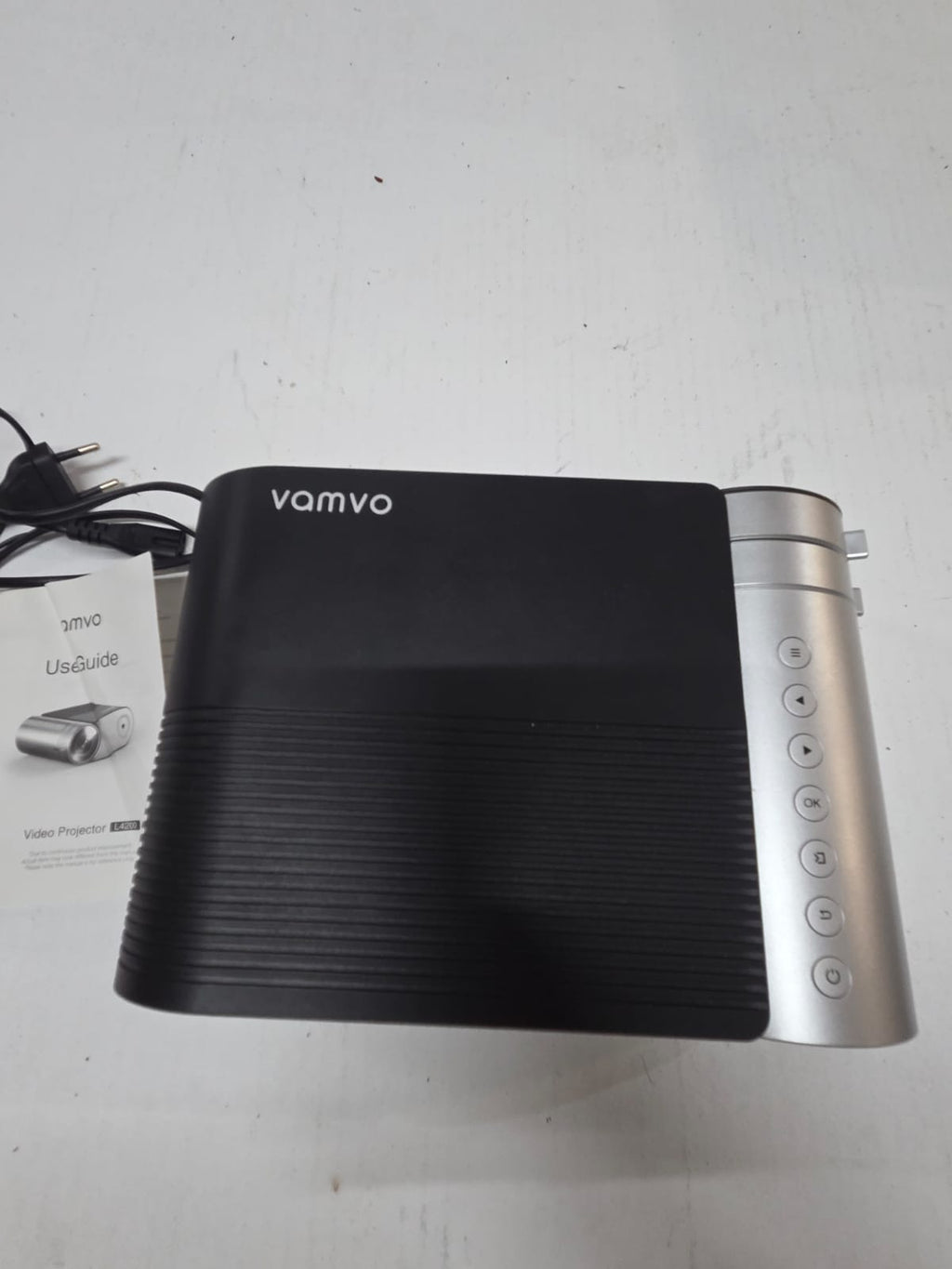 Proyector Portátil Vamvo L4200 Mini - HD 1080P Soportado (Usado - Excelente Estado)