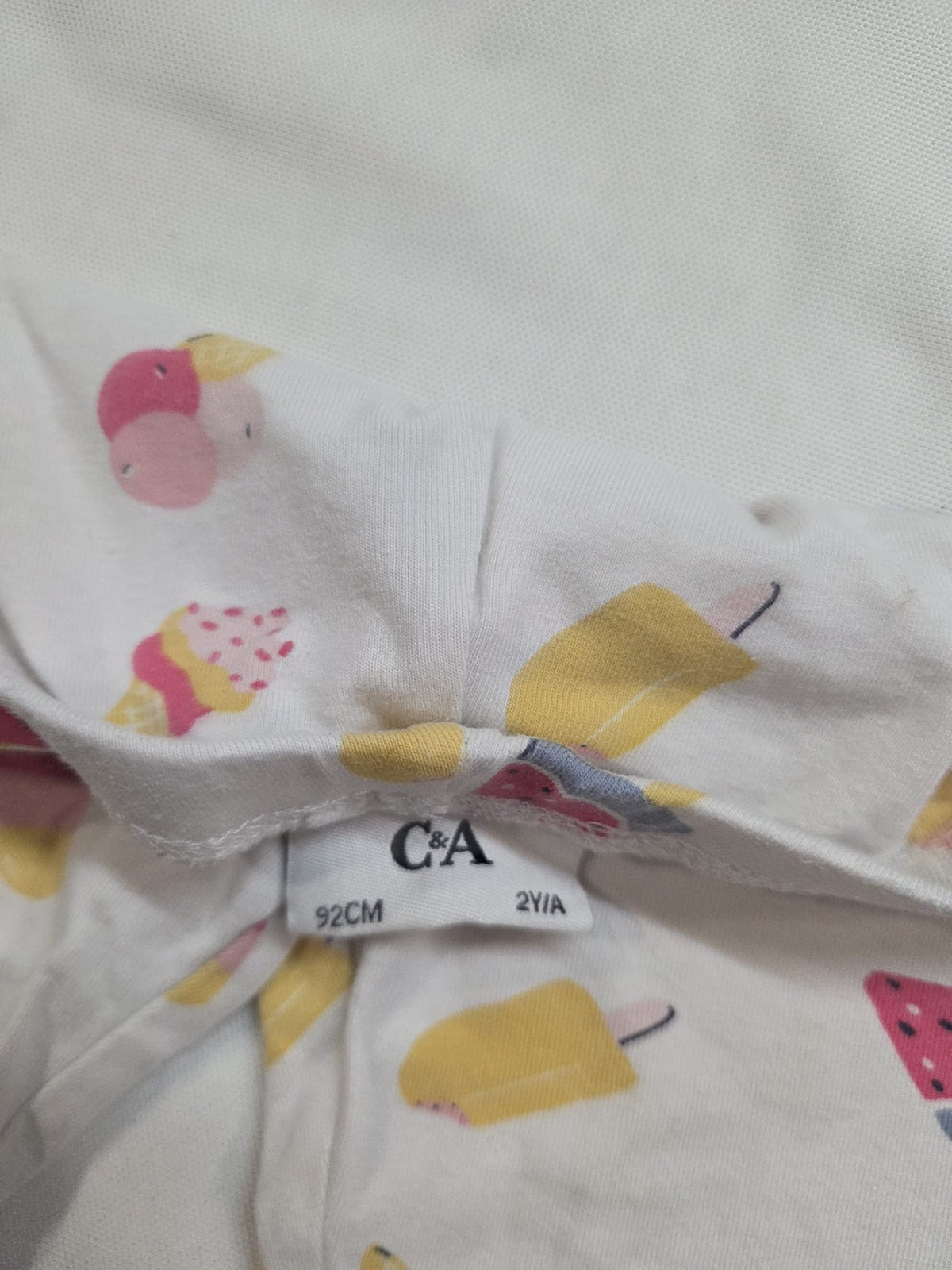Malla/Leggings cortos tipo ciclista C&A niña Talla 92cm (2 años) con estampado de helados y sandías
