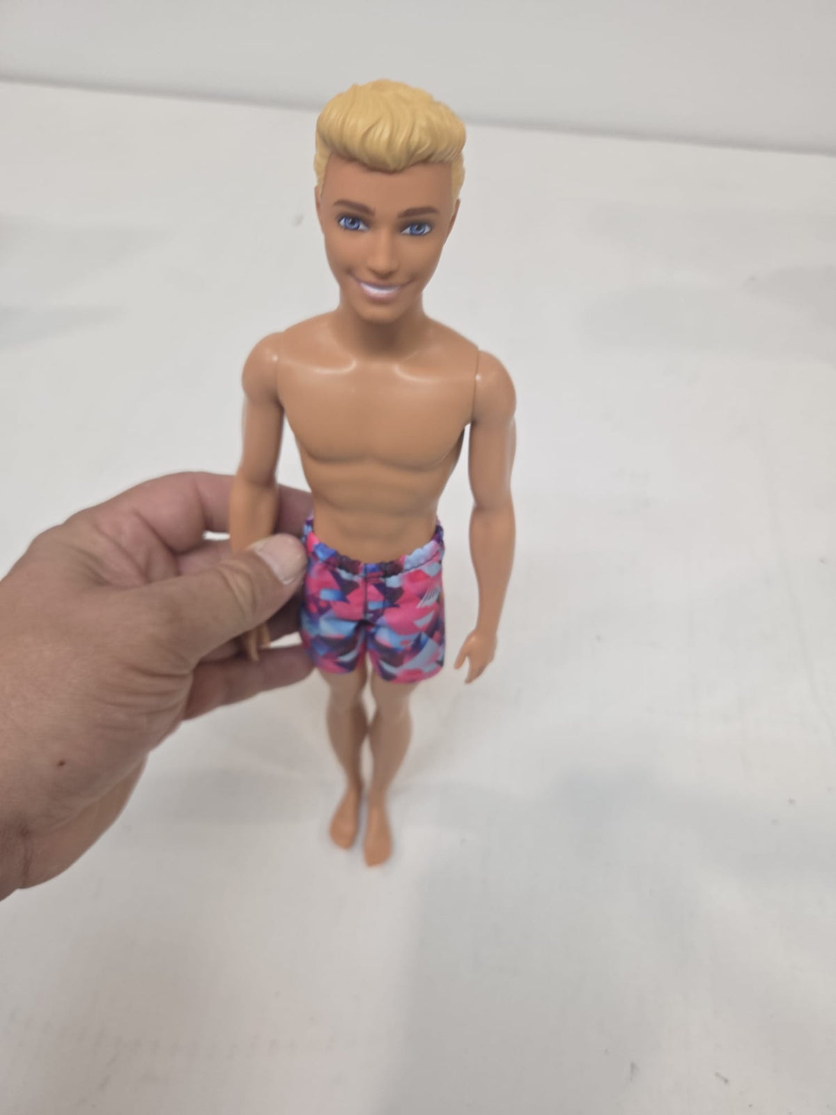 Muñeco Ken de Barbie Playeril / Veraniego - Pelo Rubio y Bañador Estampado