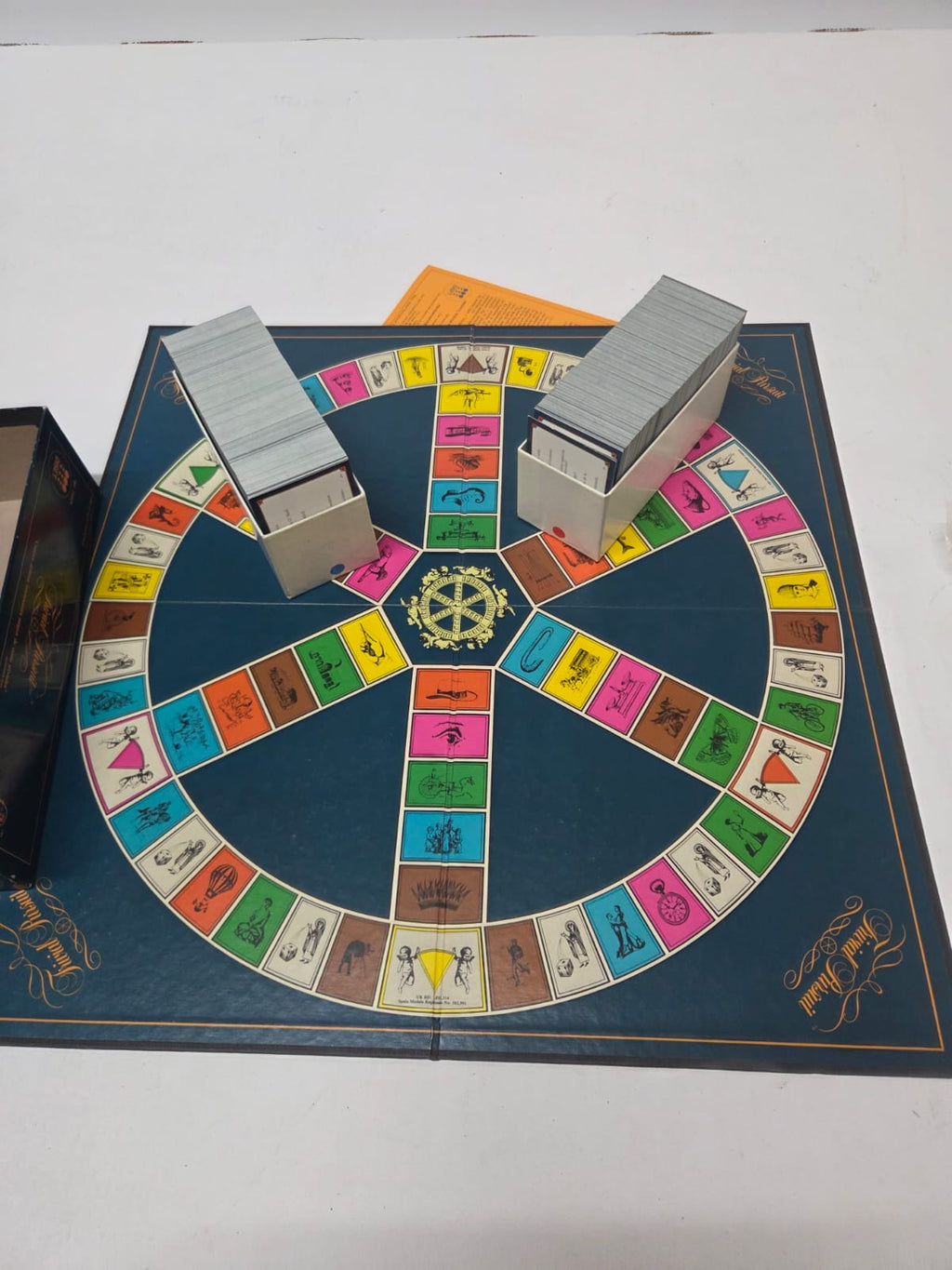 Juego de Mesa Trivial Pursuit: Juego Magistral – Edición Genus Vintage (Usado)