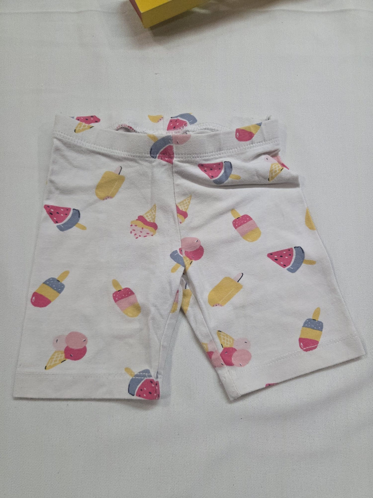 Malla/Leggings cortos tipo ciclista C&A niña Talla 92cm (2 años) con estampado de helados y sandías