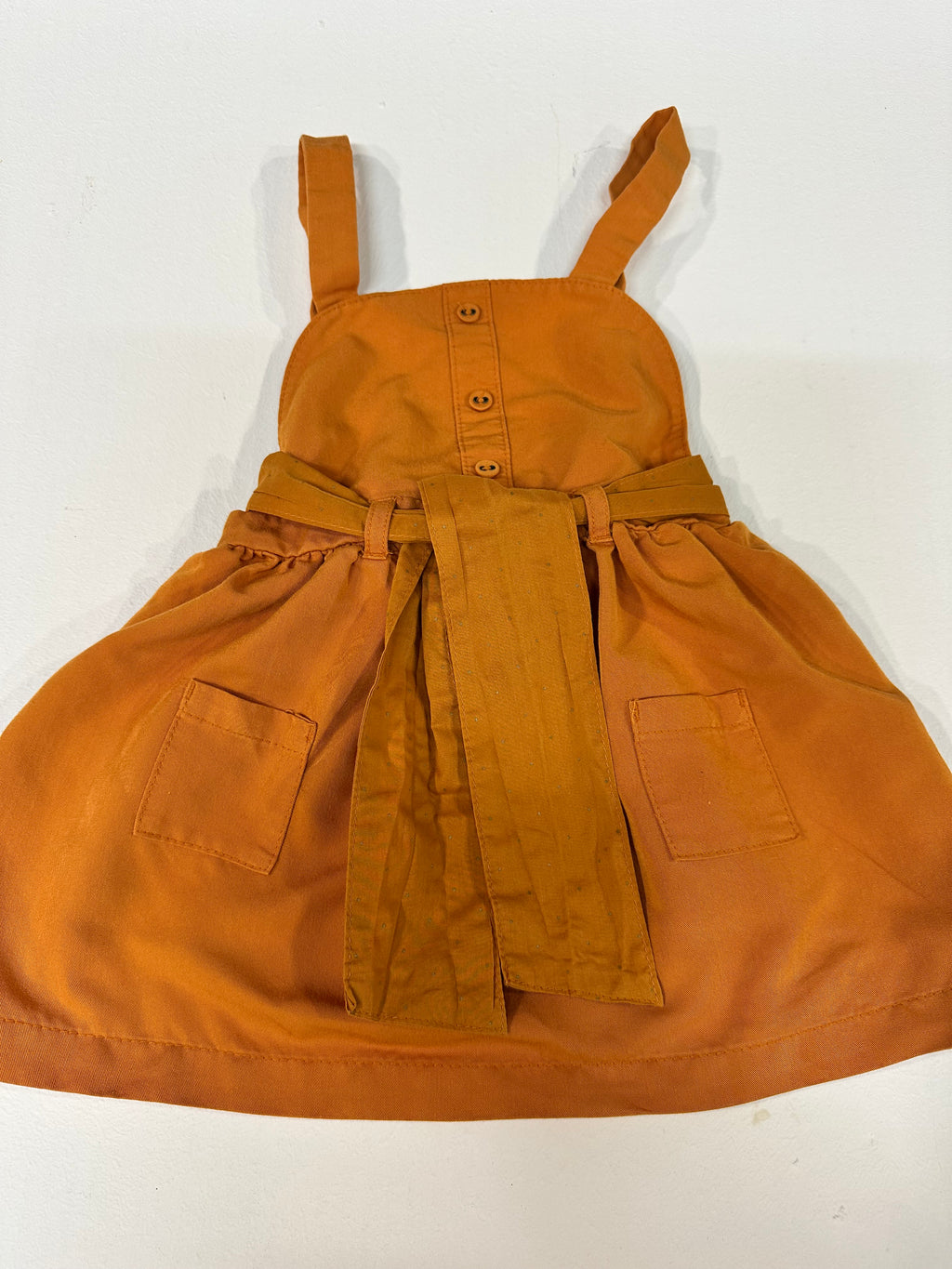 Vestido Pichi Bebé Niña Kiabi Talla 18 Meses (77-82 cm) - Color Mostaza / Teja con Cinturón