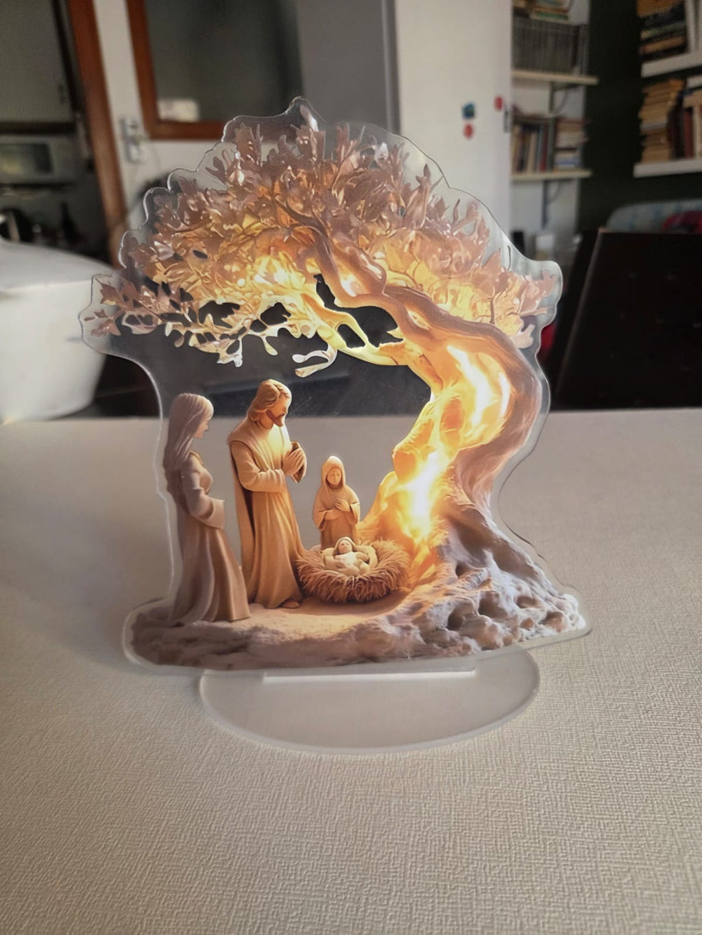 Figura Decorativa Belén Navideño en Acrílico con Base - Nacimiento de Jesús bajo el Árbol de la Vida