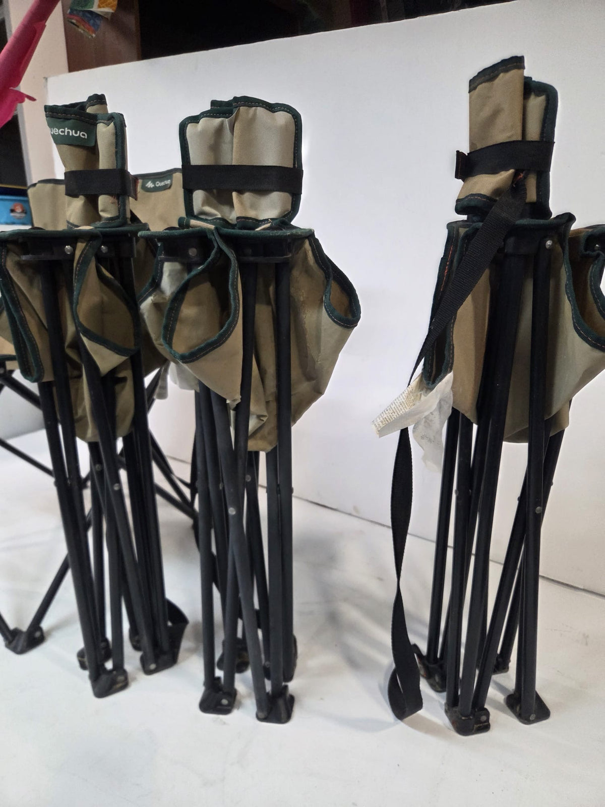 pack completo de 3 sillas, puedes usar: Pack de 3 Sillas Plegables de Camping Quechua Decathlon)