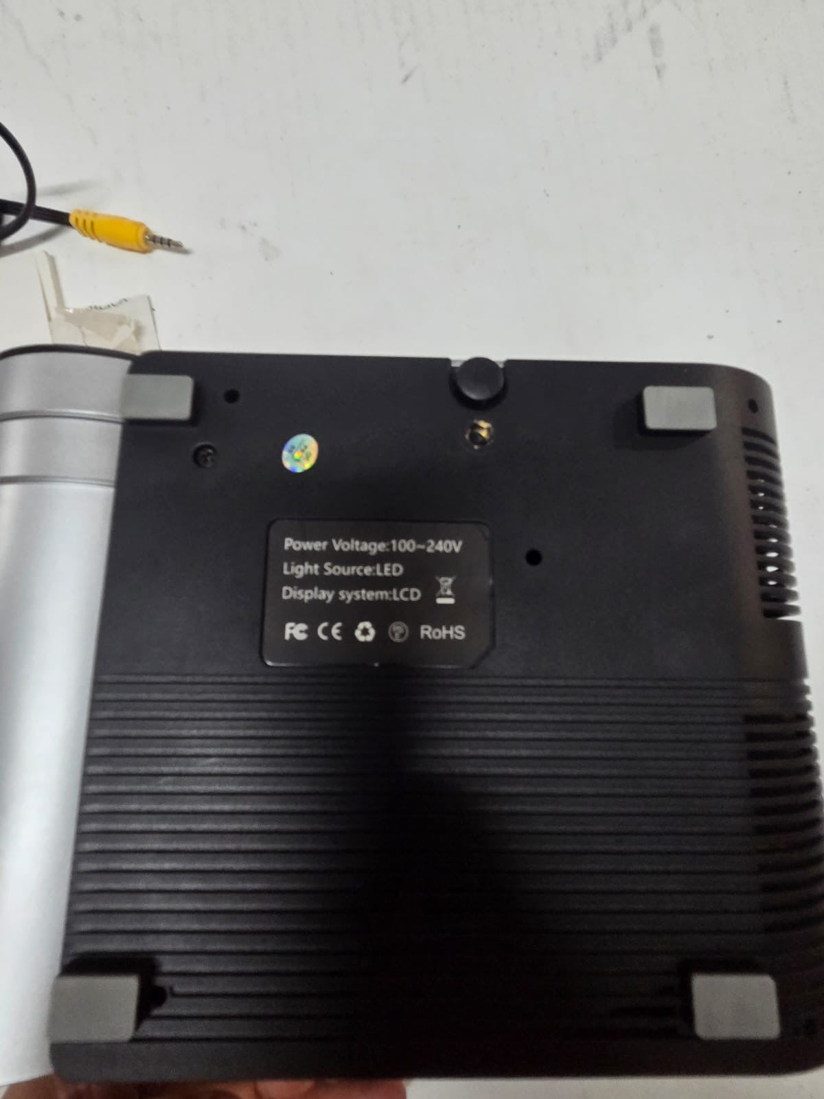 Proyector Portátil Vamvo L4200 Mini - HD 1080P Soportado (Usado - Excelente Estado)