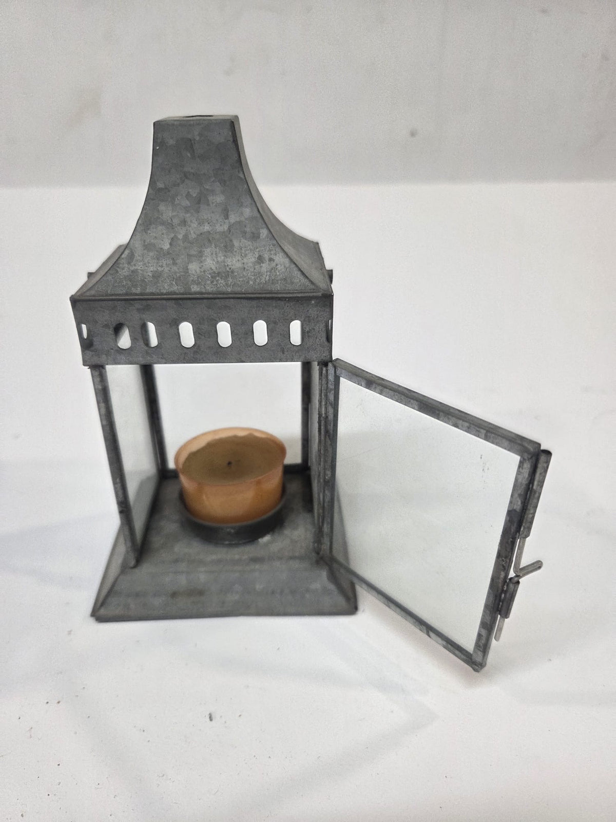 Farol Decorativo Vintage de Metal Galvanizado para Vela Té (15 cm)