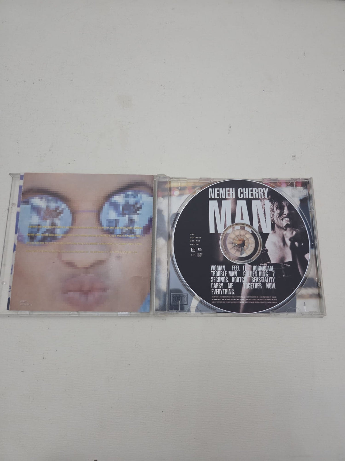 ⁠CD Neneh Cherry - Man (Edición Original 1996 - Incluye "7 Seconds")⁠