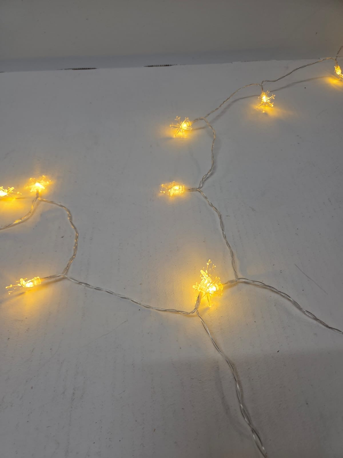 Guirnalda de Luces LED Copos de Nieve Warm Glow – Iluminación Acogedora a Pilas