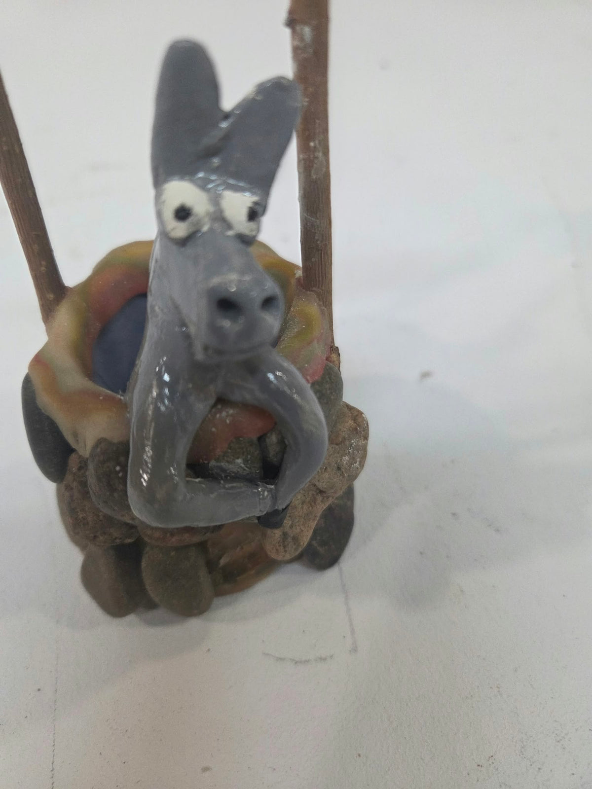 Figura Artesanal "Burro en el Pozo" – Souvenir de Cosquín (Córdoba) - 15 cm