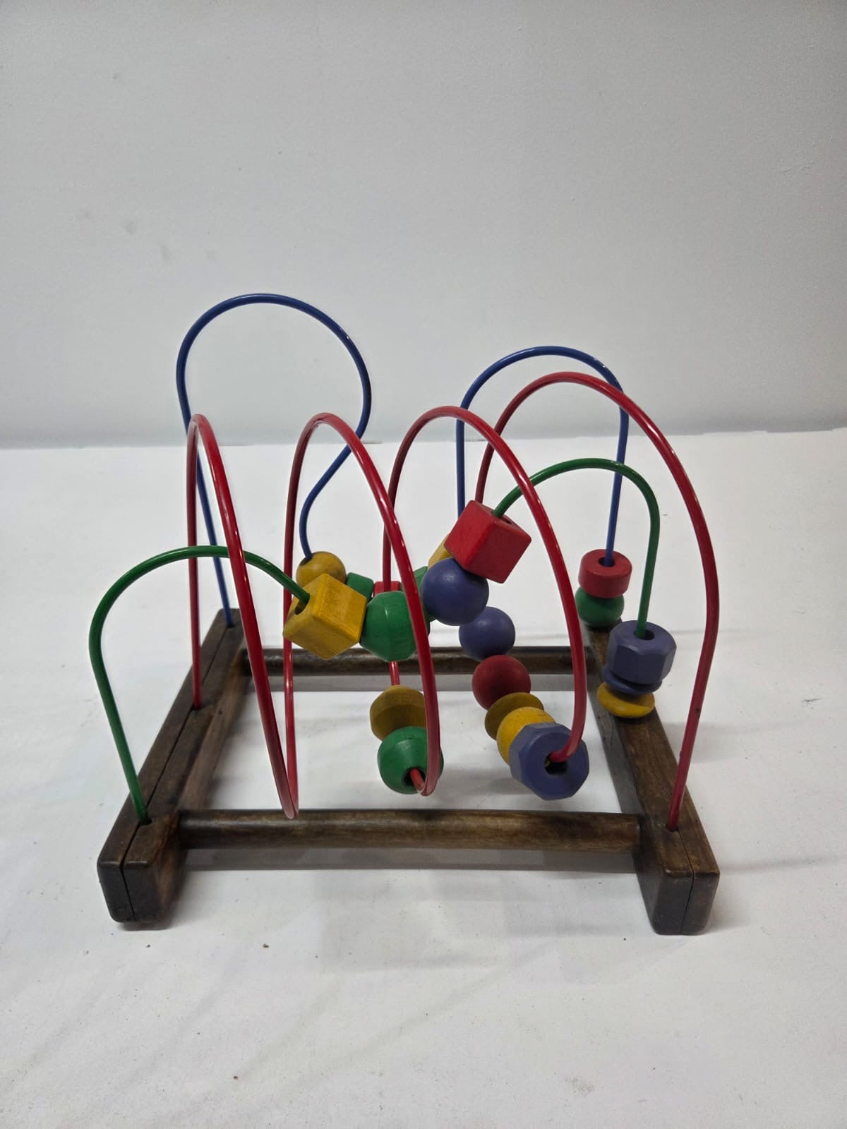 Juguete de Motricidad Fina / Laberinto de Cuentas de Madera Didáctico para Bebés y Niños