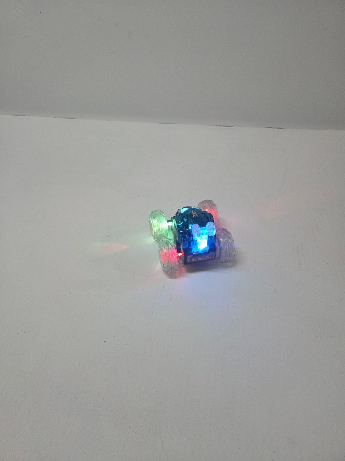 Coche Acrobático Teledirigido R/C con Luces LED y Música - Mini Stunt