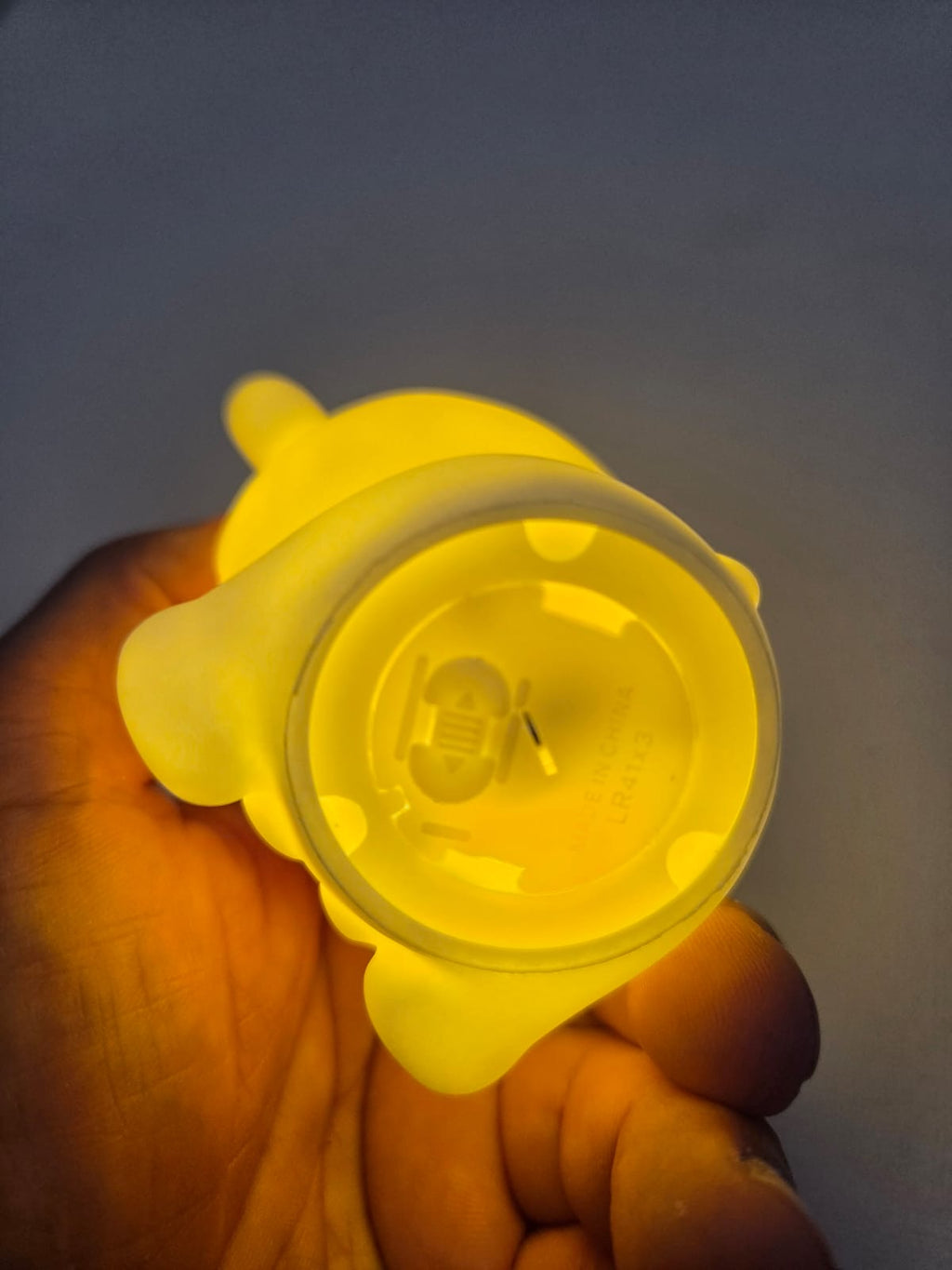 Lámpara de Noche LED Shin-Chan Disfraz Nevado | Luz Quitamiedos Infantil y Coleccionable