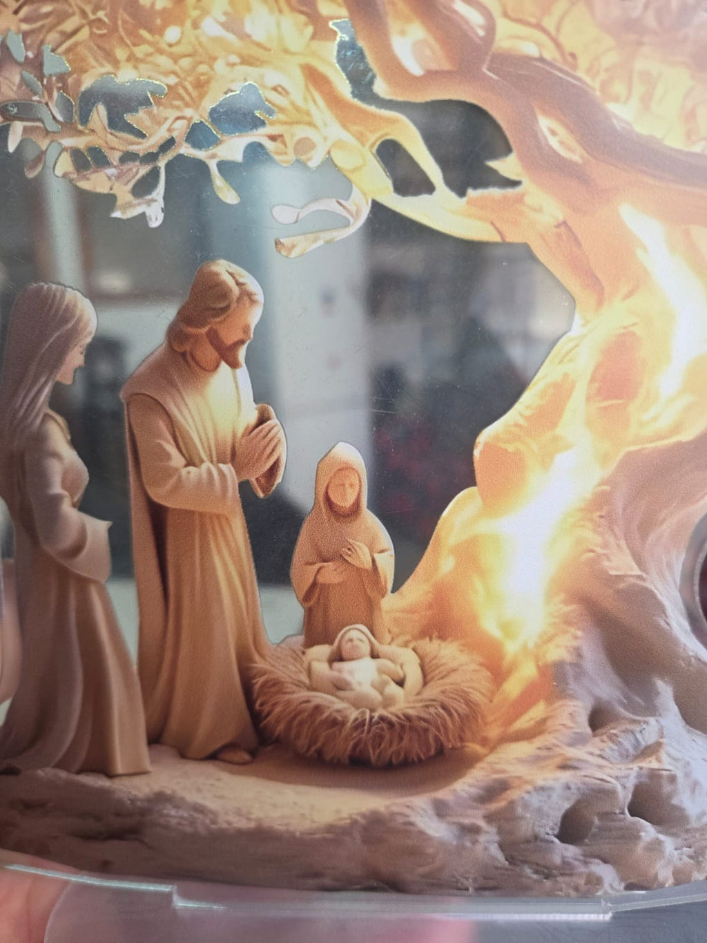 Figura Decorativa Belén Navideño en Acrílico con Base - Nacimiento de Jesús bajo el Árbol de la Vida