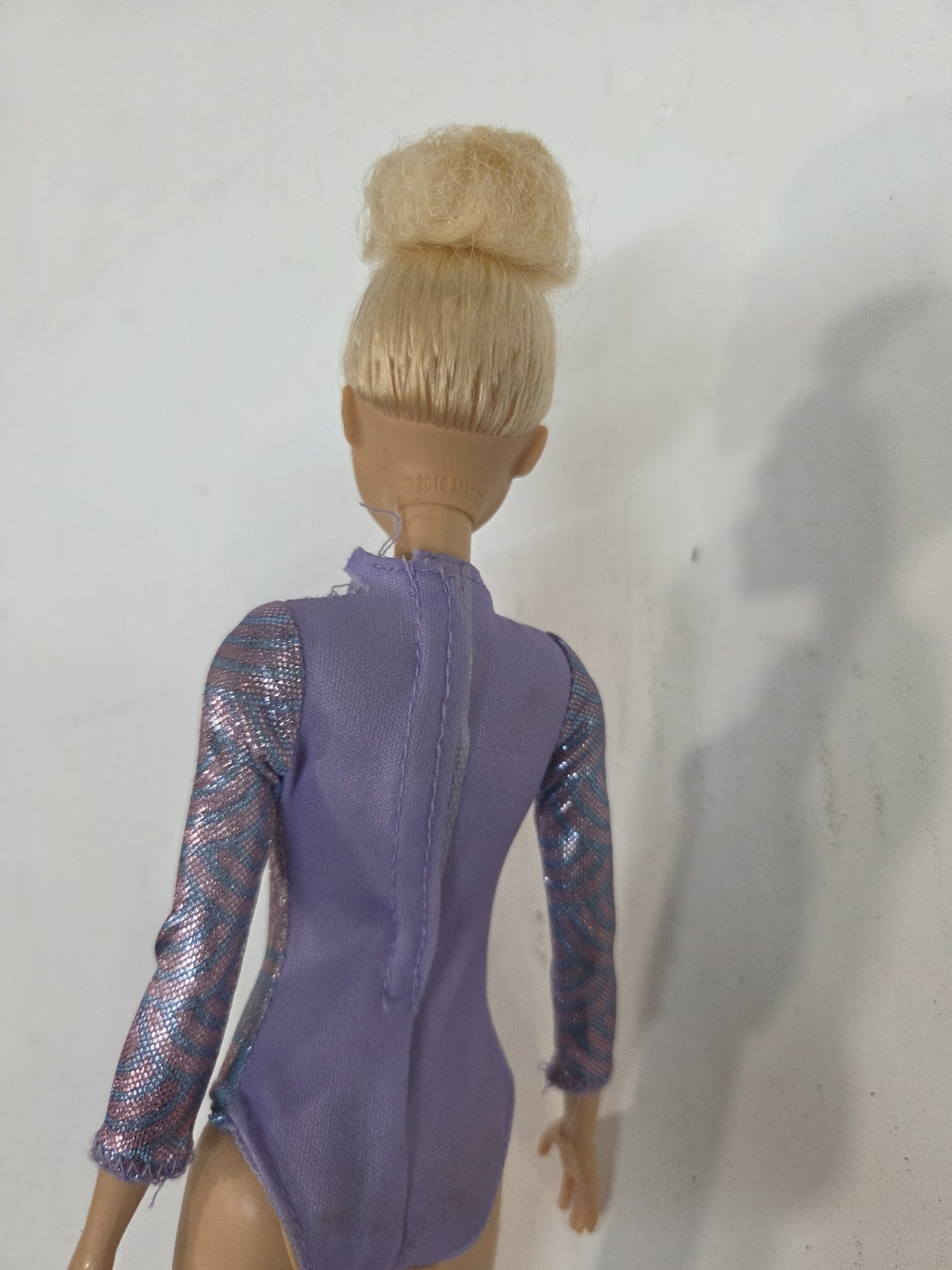 Muñeca Barbie Gimnasta Rítmica / Gimnasia Artística Mattel 2016 – Maillot Metalizado Morado
