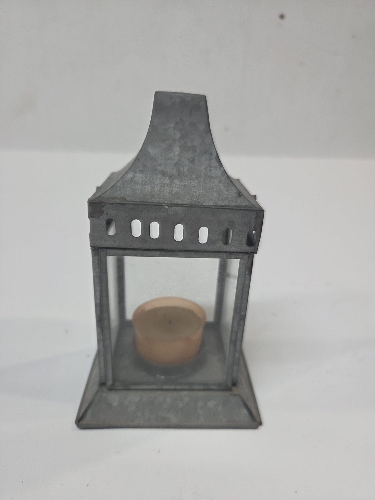 Farol Decorativo Vintage de Metal Galvanizado para Vela Té (15 cm)