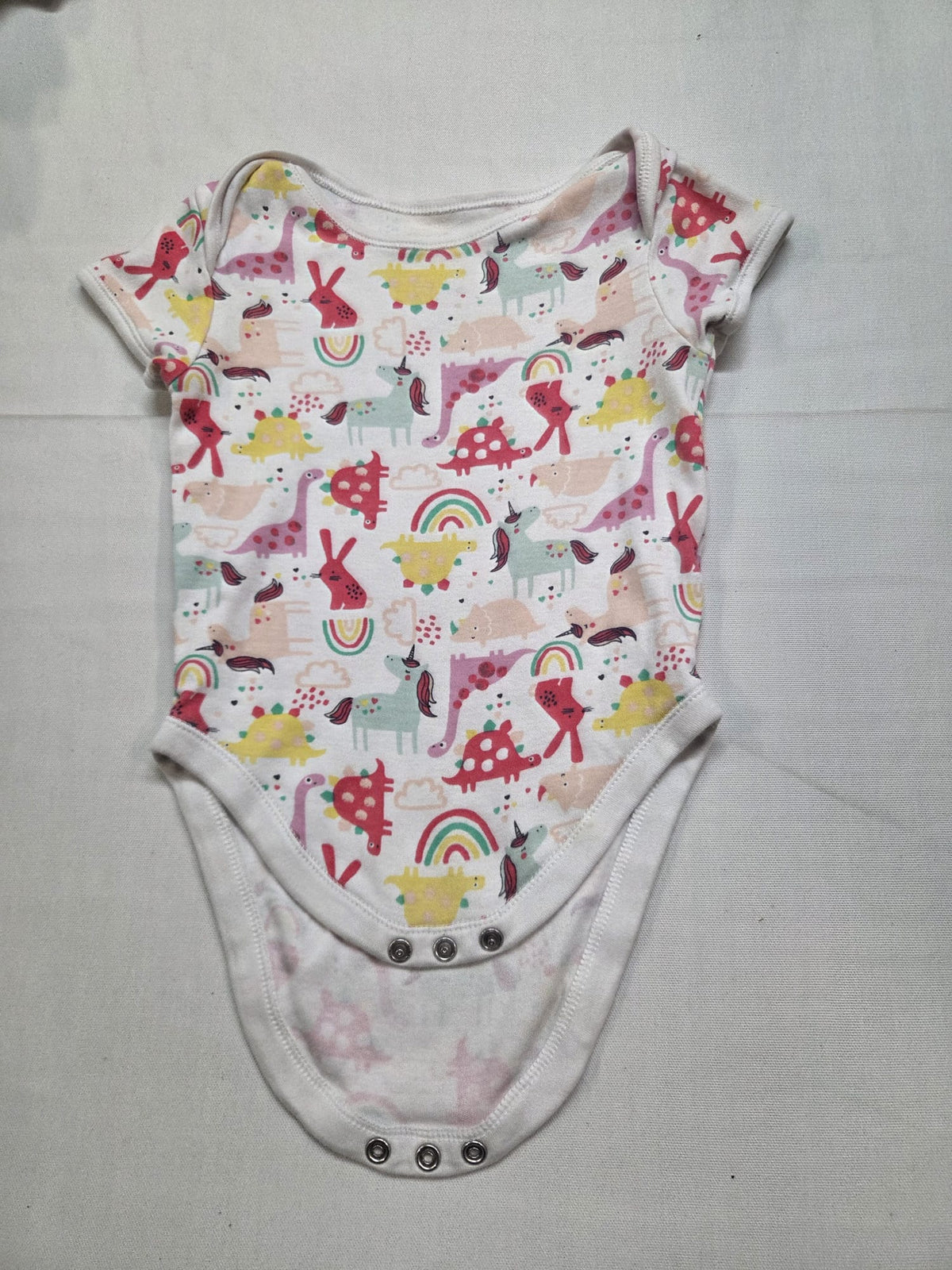 Body Bebé Manga Corta - Estampado Dinosaurios y Unicornios⁠