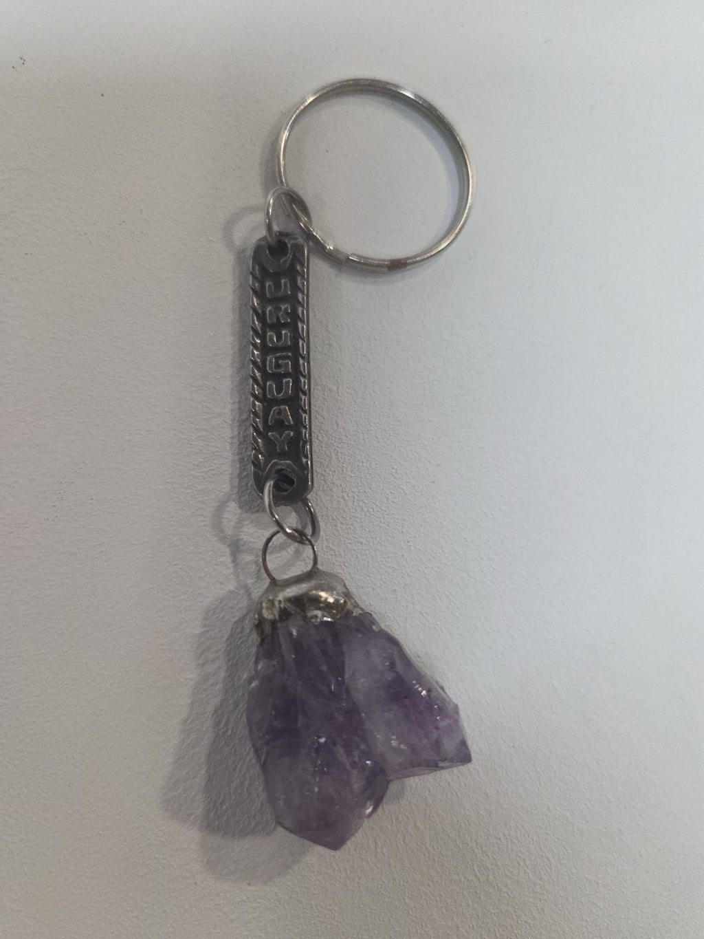 Llavero Souvenir de Uruguay con Piedra Natural Amatista Bruta