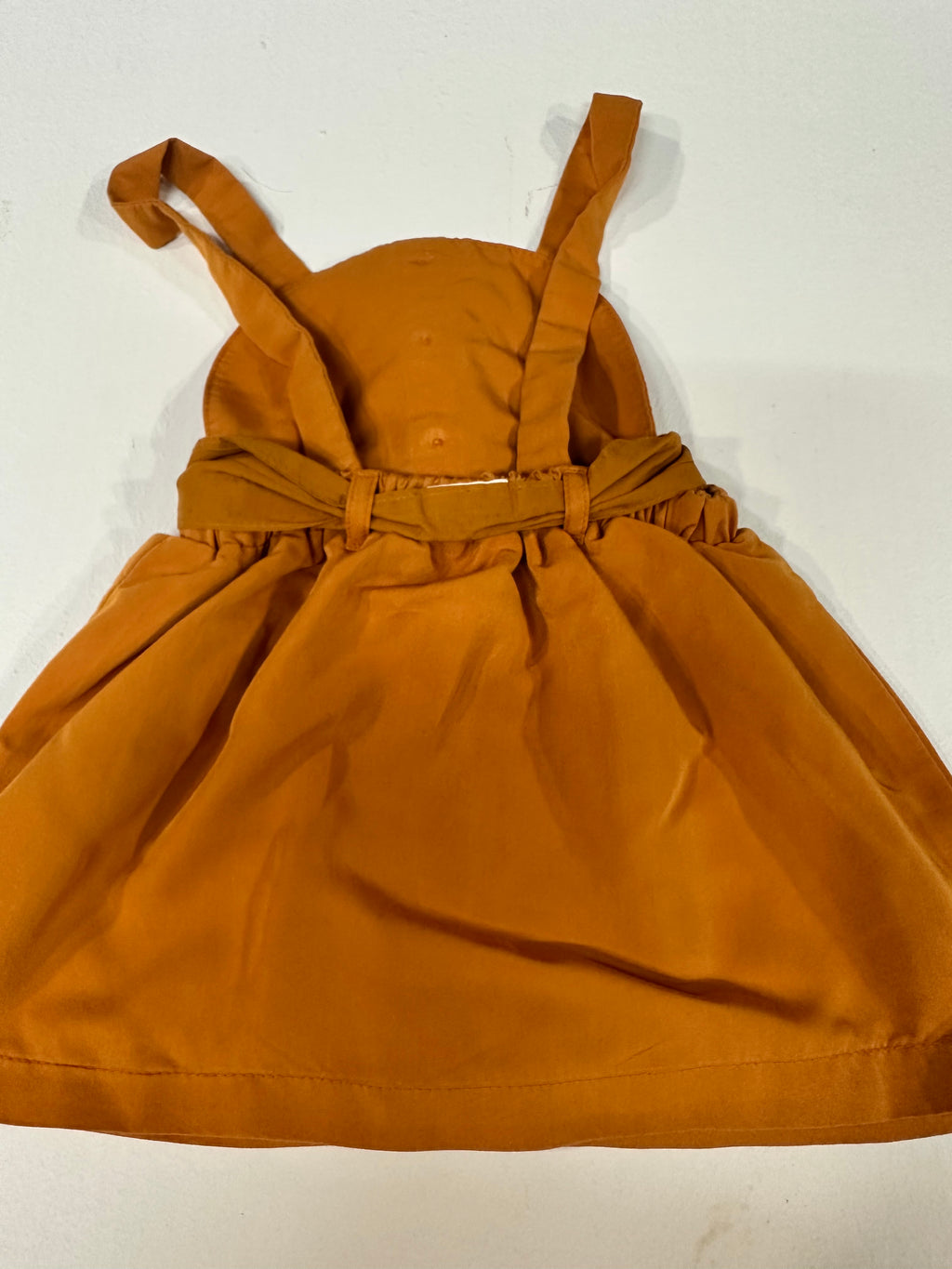 Vestido Pichi Bebé Niña Kiabi Talla 18 Meses (77-82 cm) - Color Mostaza / Teja con Cinturón