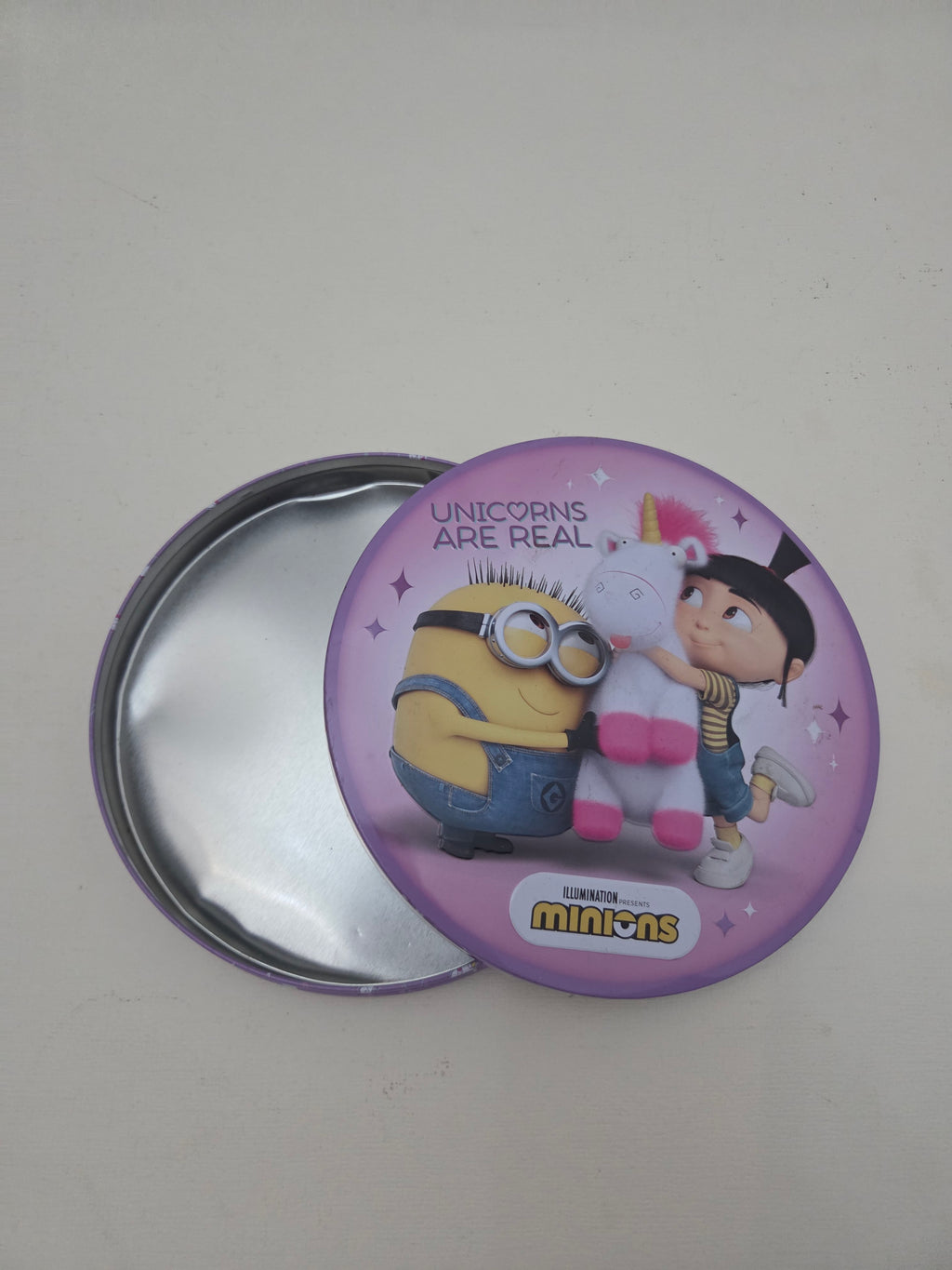 Caja Metálica Redonda "Minions: Unicorns Are Real"