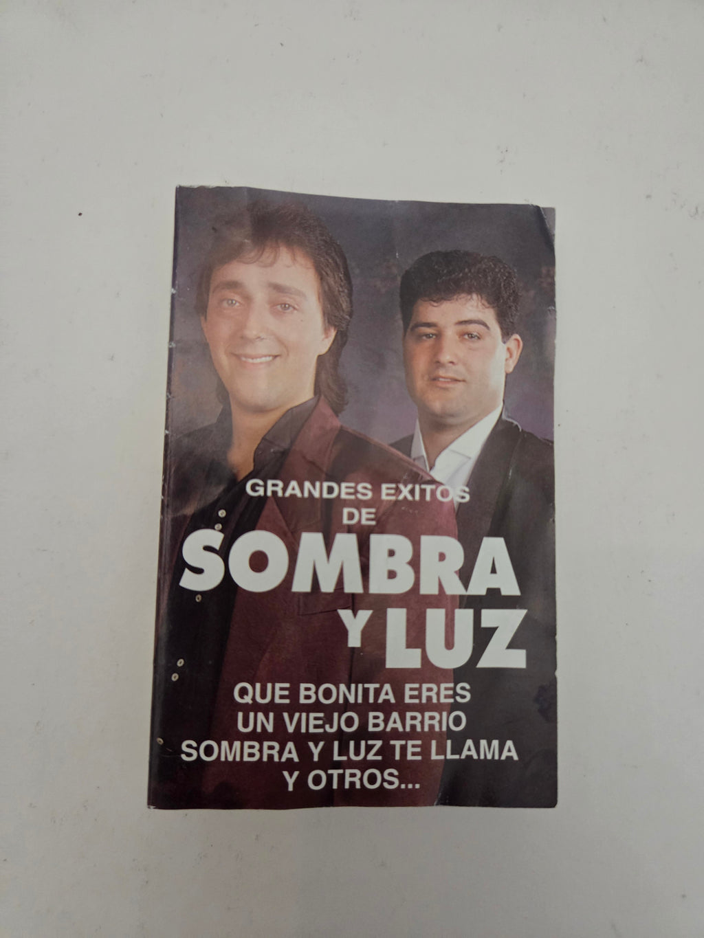Cassette Sombra y Luz – Grandes Éxitos