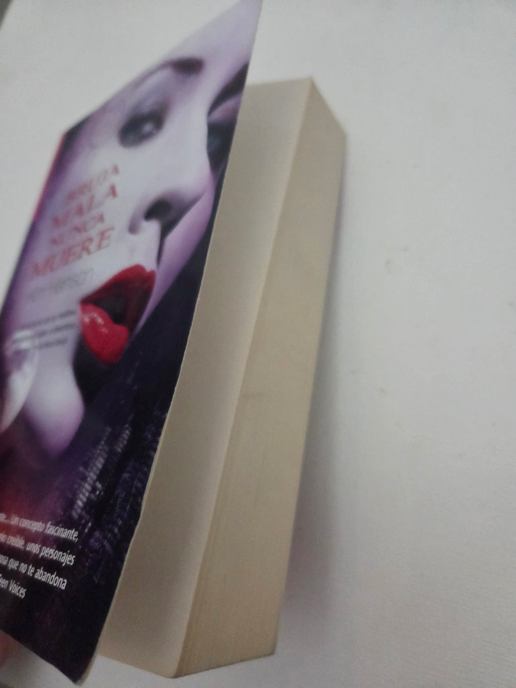 Libro Bruja Mala Nunca Muere – Kim Harrison