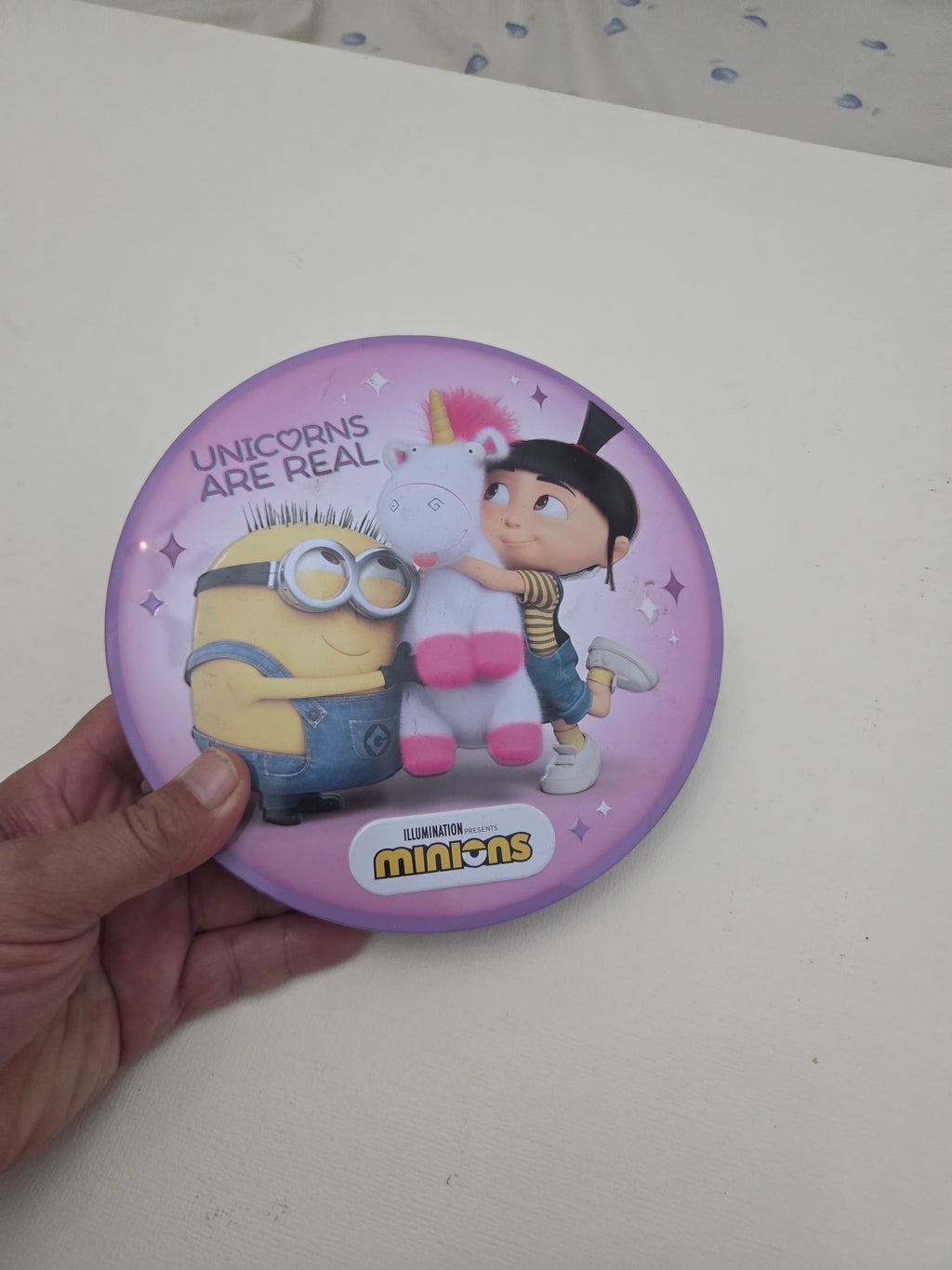 Caja Metálica Redonda "Minions: Unicorns Are Real"