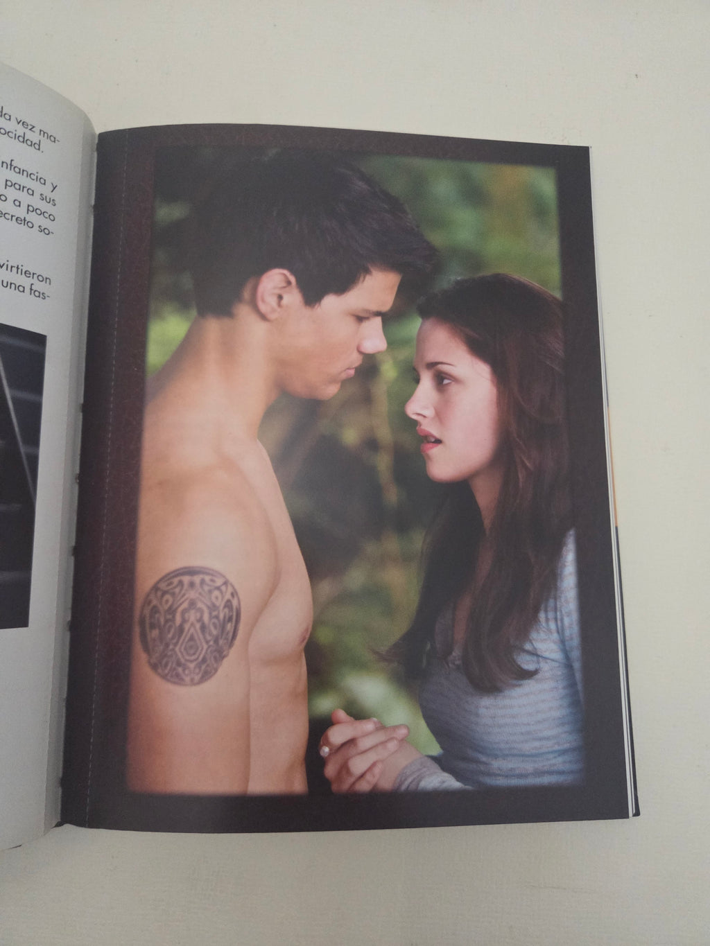 La Saga Crepúsculo: Luna Nueva – Edición Especial 2 Discos (DVD + Libro / Digibook)