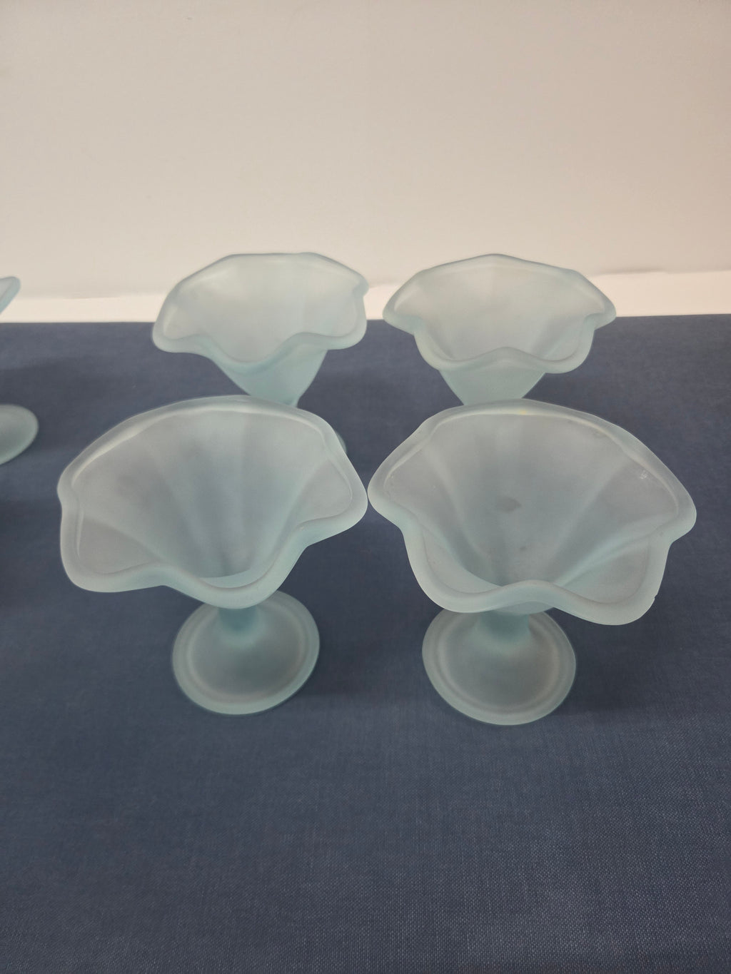 Set de 10 Copas de Cristal Satinado Azul Celeste – Diseño Tulipa Vintage