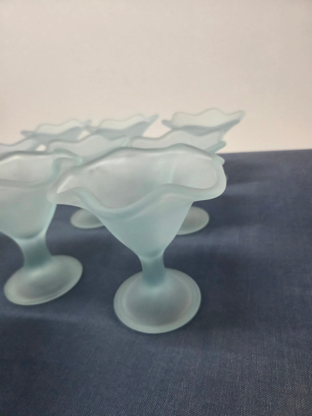 Set de 10 Copas de Cristal Satinado Azul Celeste – Diseño Tulipa Vintage